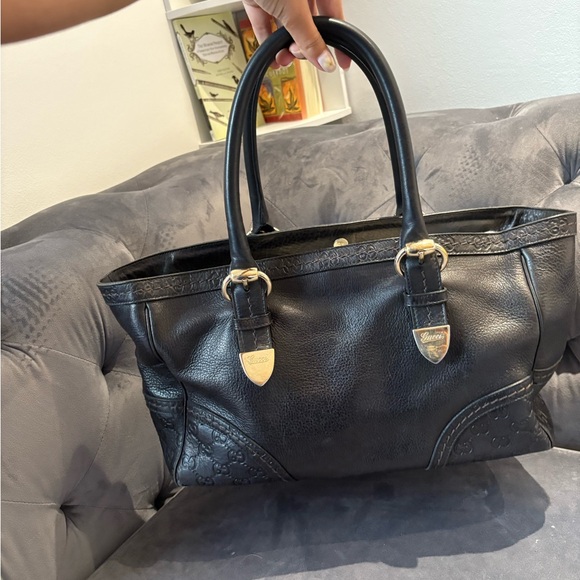 Gucci GG Signature Signiria Luxurious Black Leather Handbag - Picture 1 of 3